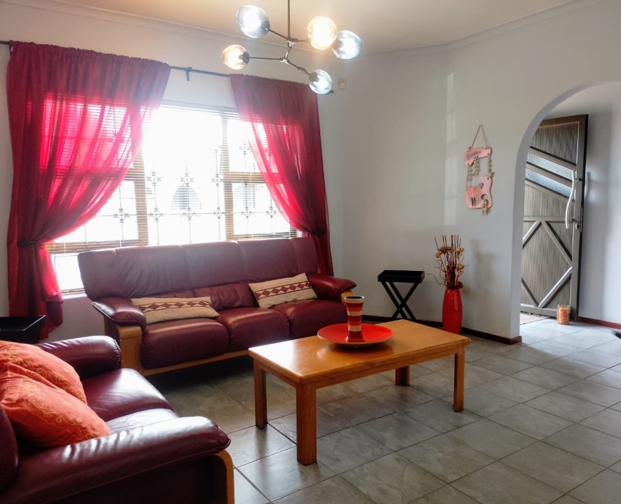 3 Bedroom Property for Sale in Voelvlei Western Cape